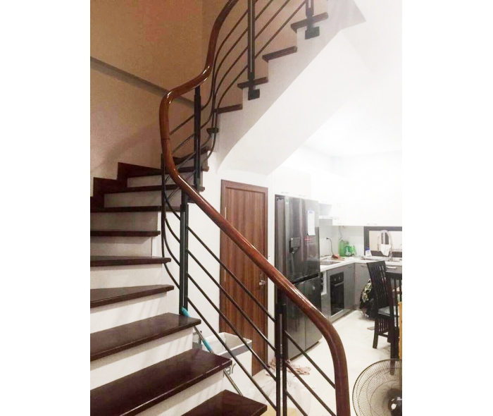 Cầu thang sắt tay vịn gỗ MDS02